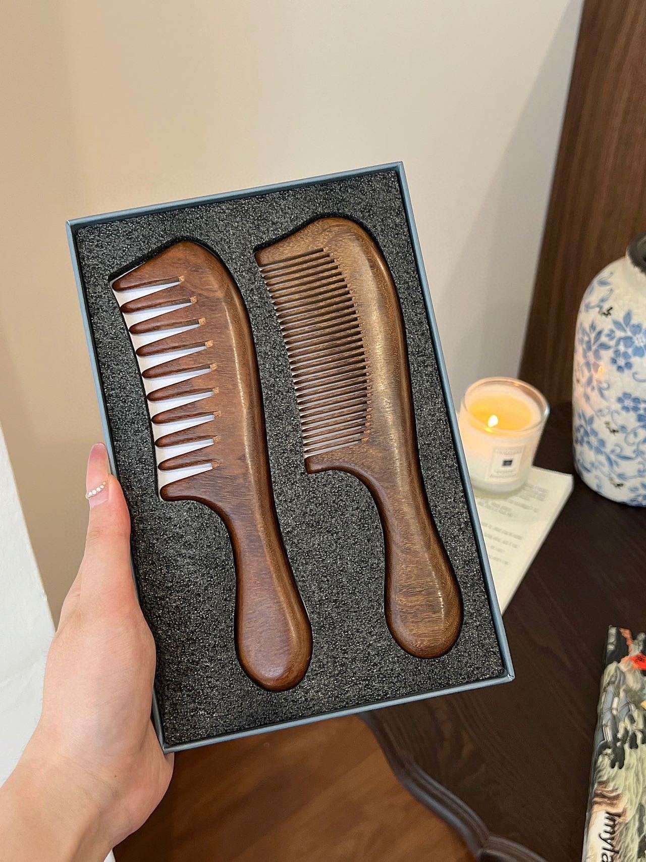 Set de regalo de madera Imylan Rhythm Double Flower con peine de dientes finos para masaje y desbloqueo de meridianos._voghion.com