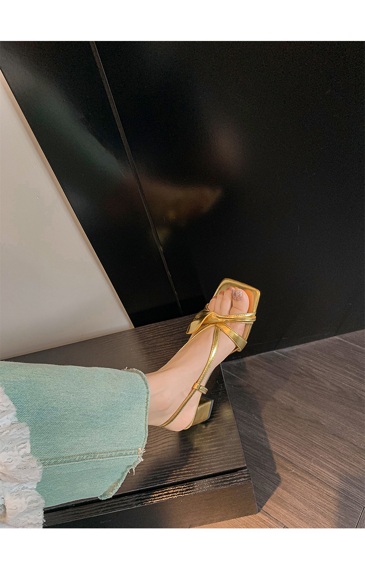 Sandal nữ da bò hoa Calla gót vuông 6 cm quai mảnh khóa đầu vuông da thật ghép màu hở ngón — Màu đen, Màu vàng, Màu trắng be chi tiết 26