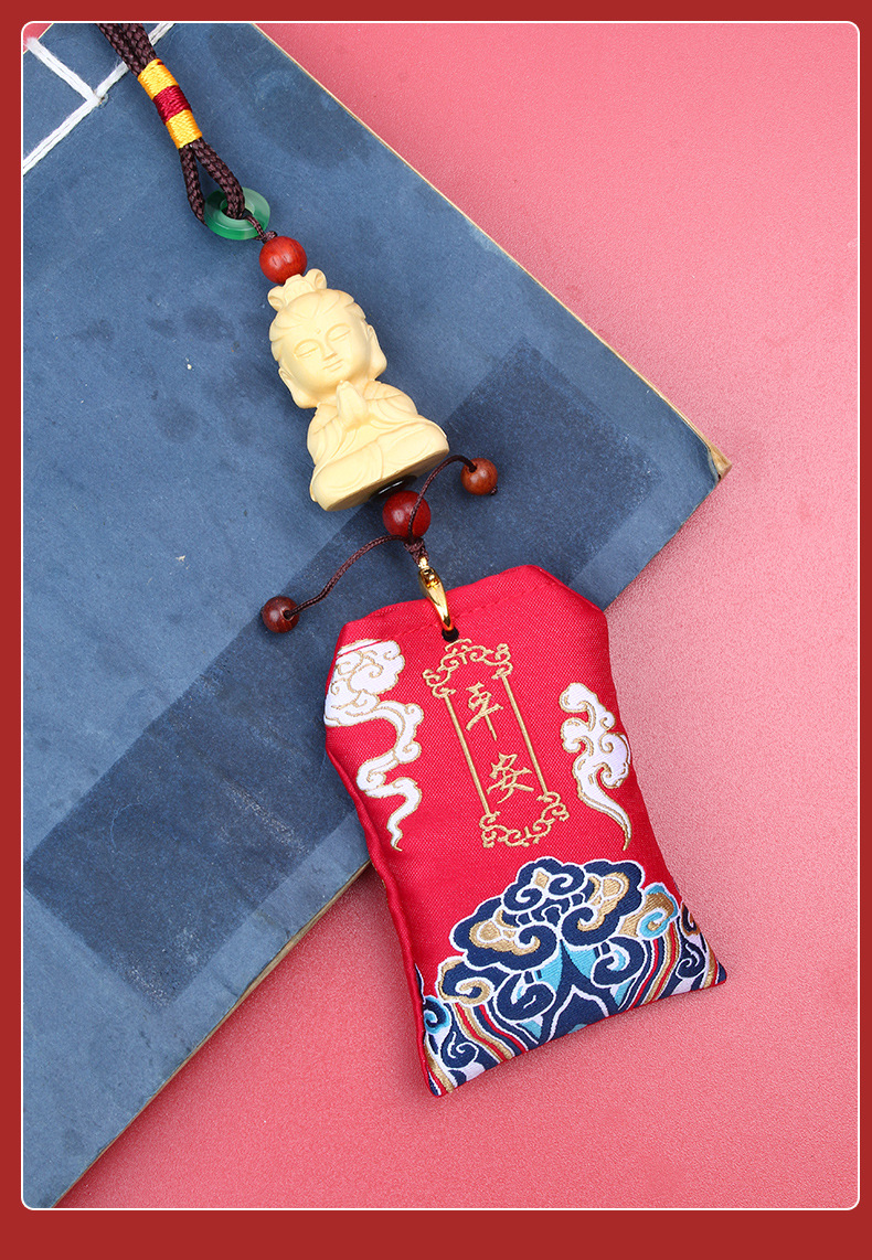 Car pendant car high-grade boxwood carving Buddha Ping An sachet Lotus jewelry rearview mirror pendant gift