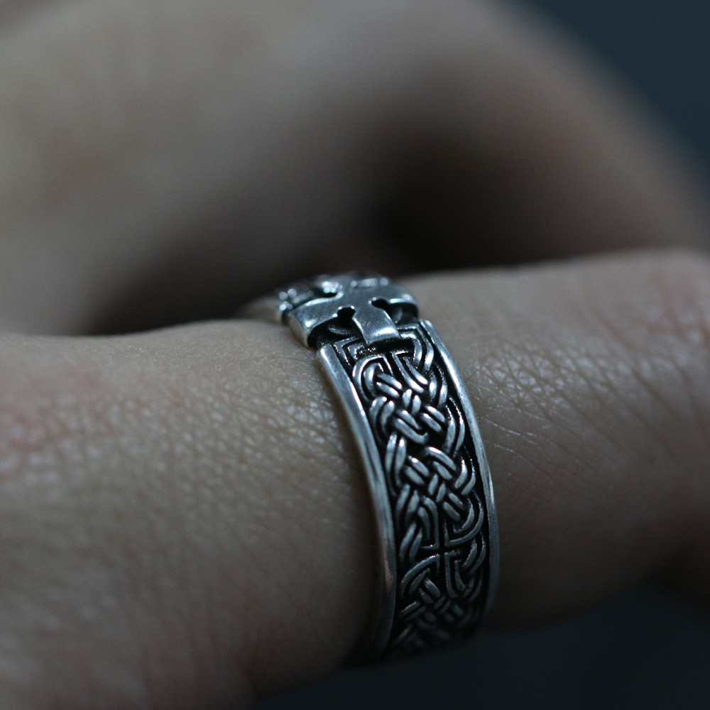 Vintage Retro Adjustable Cross Ring For Men High-end Hip-hop Style_voghion.com