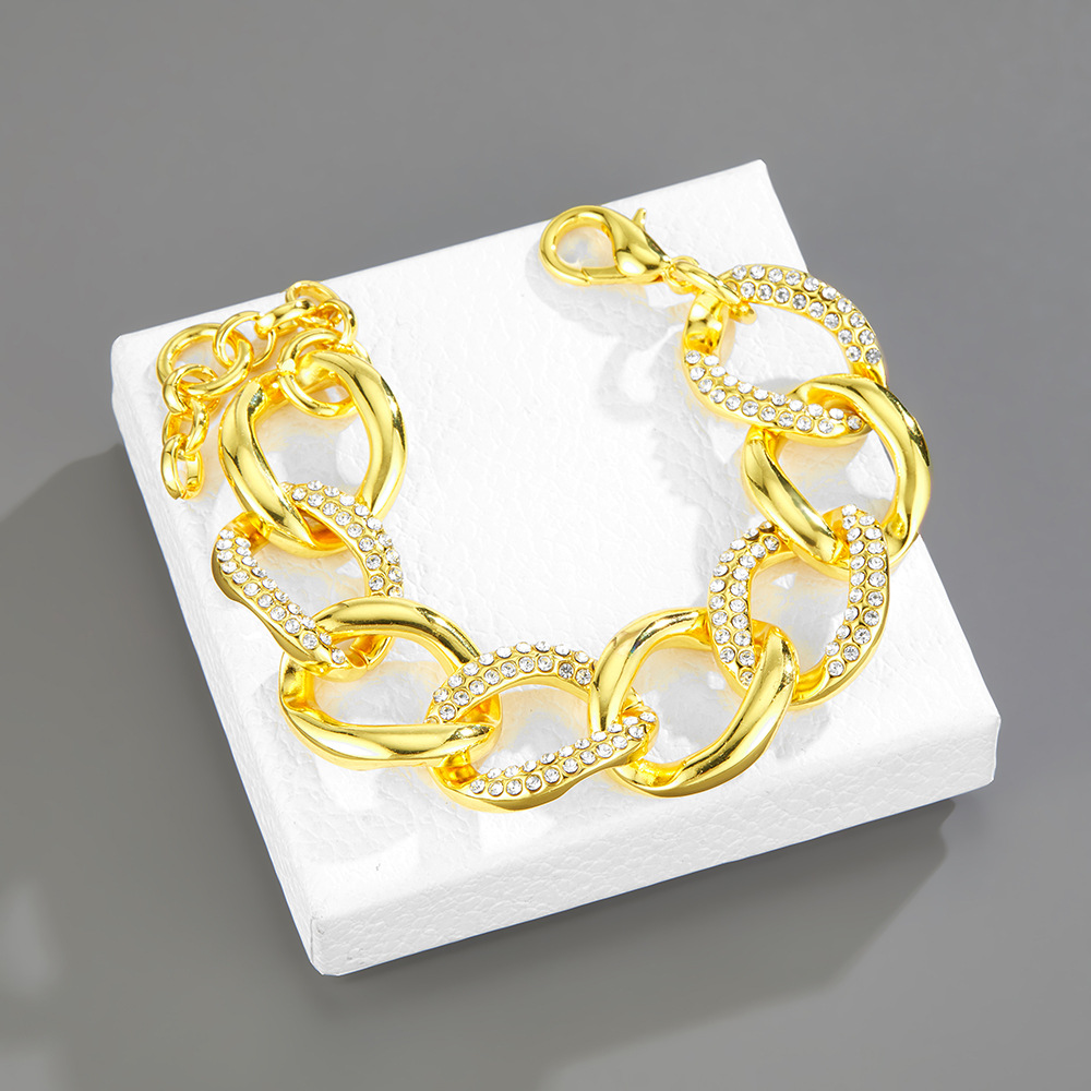 Cuban Chain Necklace In Oversized Oval Alloy With Full Diamonds_voghion.com