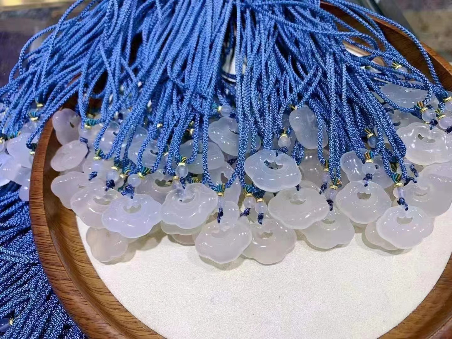 칼세도니 럭키 클라우드 락 목걸이-블루