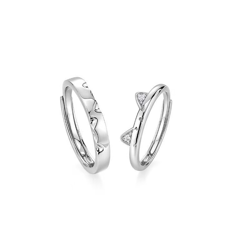Bronce chapado al vacío no decolor Mobius anillo de nicho femenino diseño de pareja anillo de lujo ligero fábrica especial