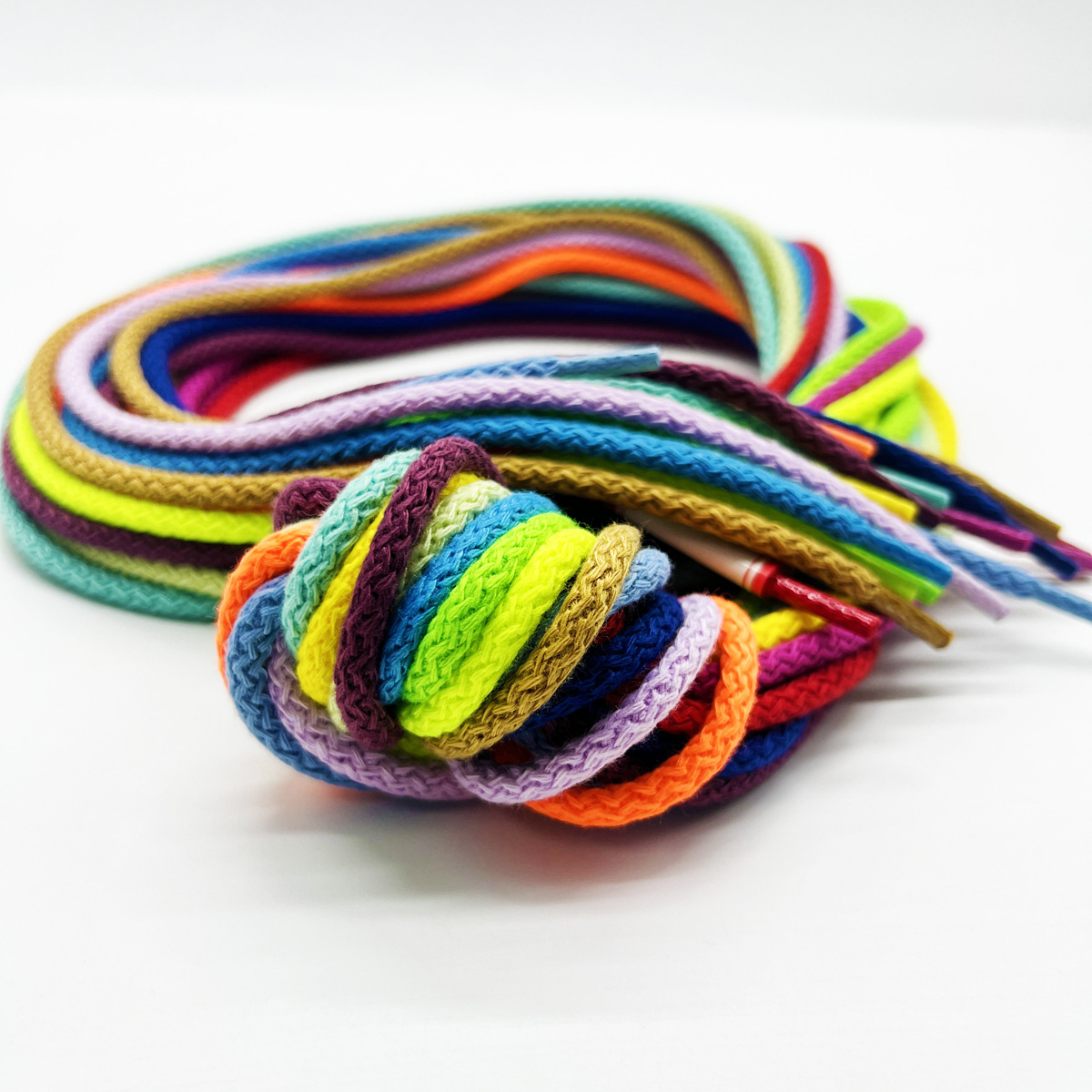 490 colores opcionales 5mm poliéster algodón teñido de alta temperatura sólido fantasía trenzado cuerda redonda cuerda de pulsación de cintura de color neto cuerda de chaqueta
