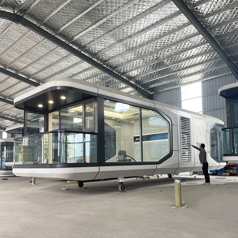 Camping cápsula espacial suburbio Bosque Nieve Montaña logística alimentación de alimentos Casa de alimentos cocinados cocinar casa contenedor