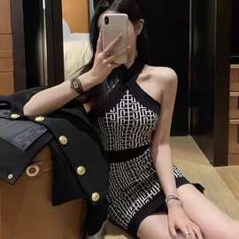 辣妹风感挂脖吊带针织连衣裙夏季新款小个子修身包臀打底短裙