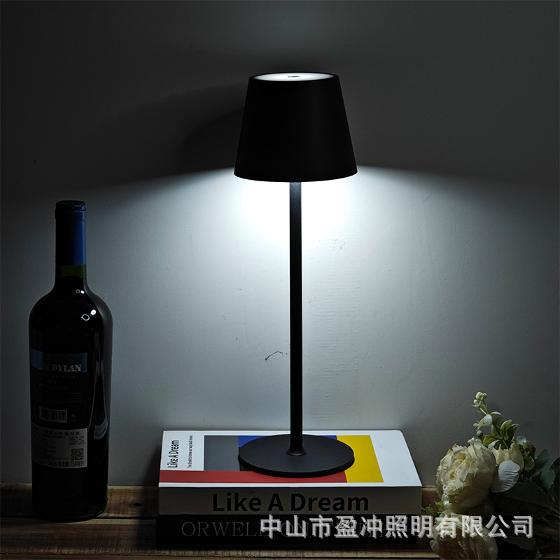 Lámparas de escritorio led de explosión transfronteriza simple retro café atmósfera lámpara de mesa lámpara de mesa touch USB recargable lámpara de escritorio