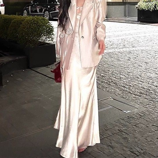 感缎面西装外套女2025春秋休闲宽松西服v领镂空吊带裙两件套爆款|undefined