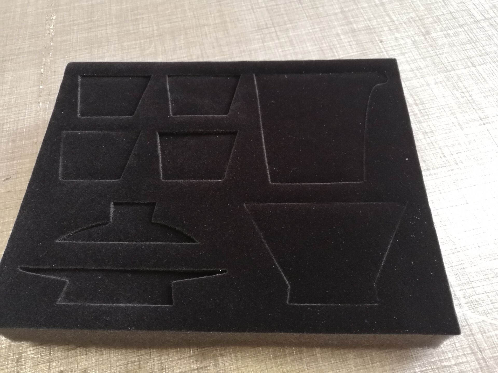 厂家供应黑色高密度海绵成型异形酒杯缓冲包装泡沫/黑色高密度