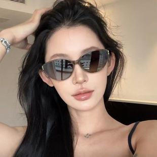Universal sunglasses, simple and elegant design, UV protection