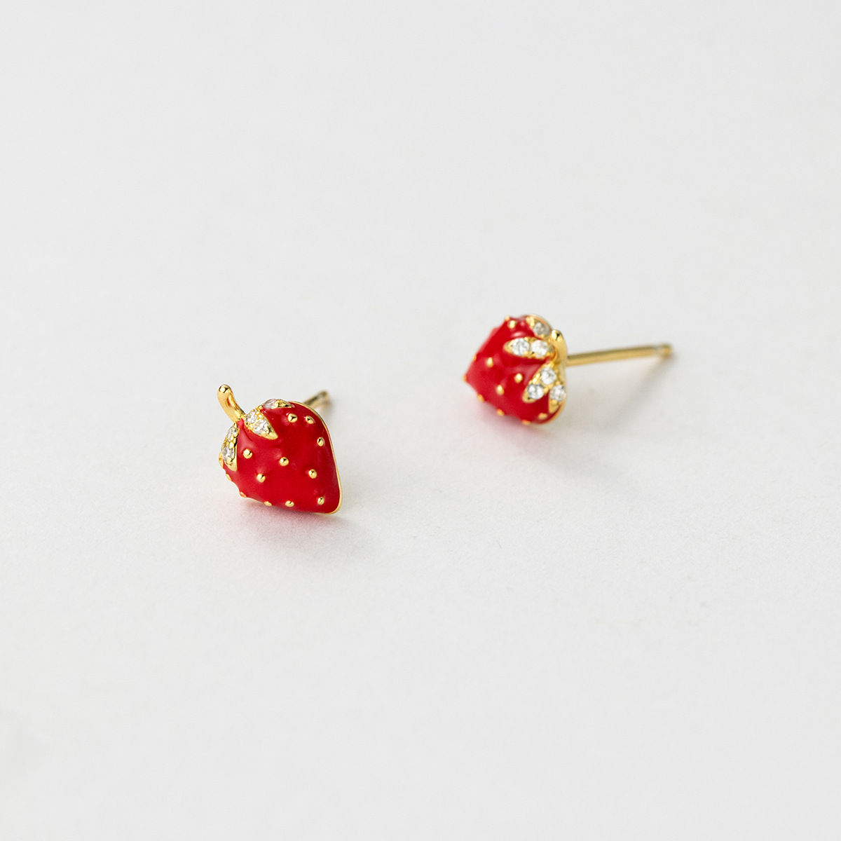 925 Sterling Silver Material 1 Pair 925 Sterling Silver Zircon Strawberry Ear Studs