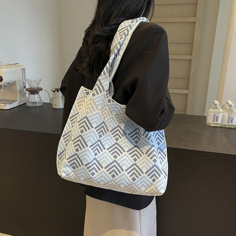 Simple and large-capacity single-shoulder bag, fashionable striped bucket bag for students going out, tote bag for commuting to work, batch undefined