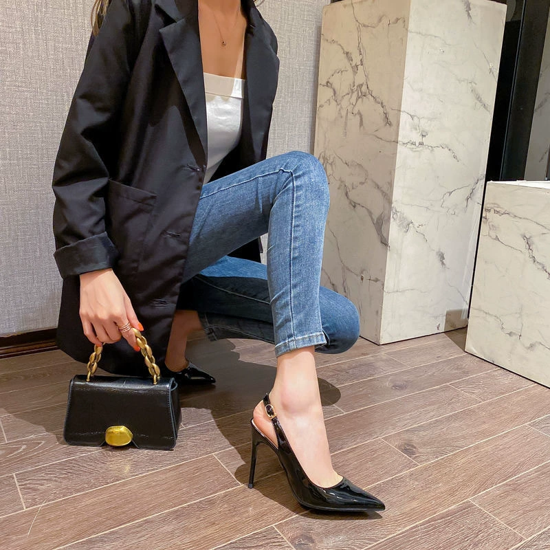 Новые летние элегантные босоножки телесного цвета на высоком каблуке-шпильке, новинка 2023 года, пикантная пустая женская обувь с острым носком и ремешком сзади