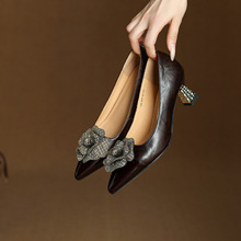 ˮ�õ��~2025�����¿���Ƥ��ʽ���|���^�yɫ�ʹָ���ЬŮ��ȹ��