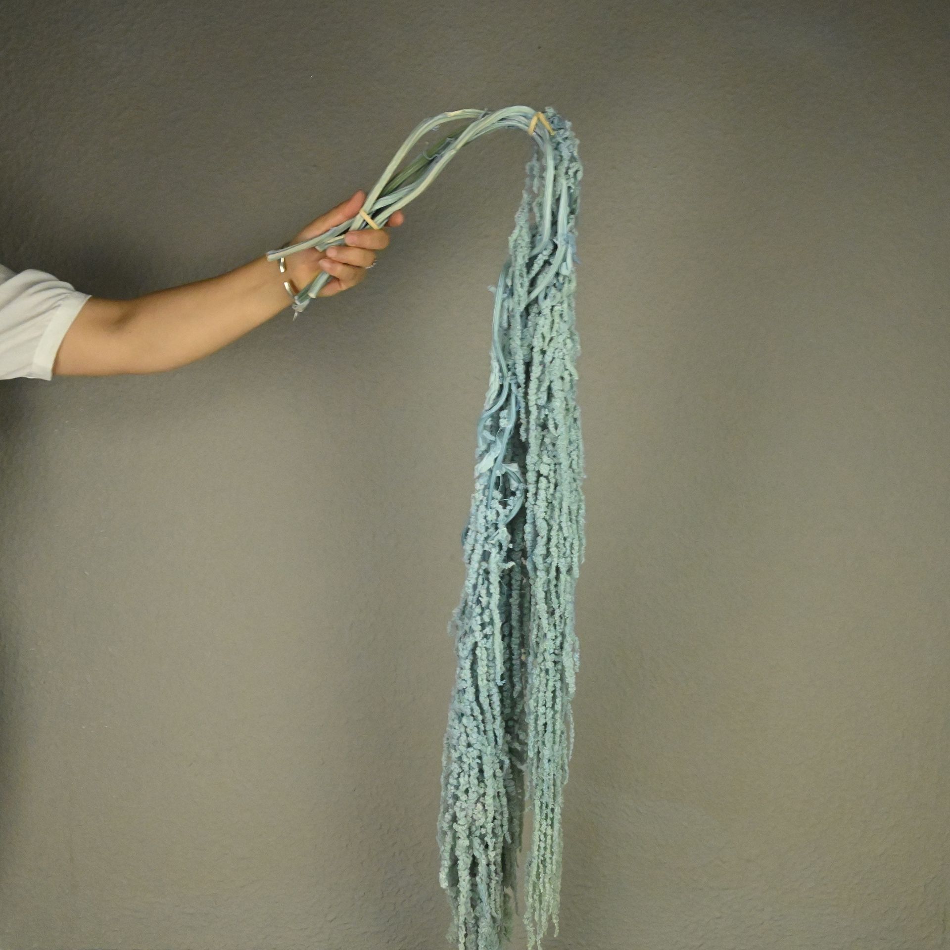 Flores fantasmas colgantes de arroz flor inmortal Juliet Amantes lágrimas colgantes de flores de decoración de bodas flores verdaderas