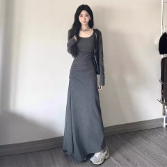 2025新款早秋气质连衣裙女春秋德绒包臀裙小个子韩系灰色修身长裙