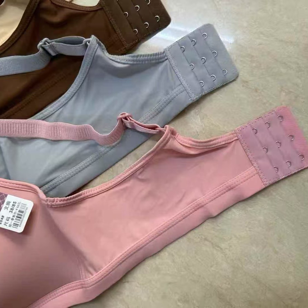 204 # stock madres de mediana edad ropa interior de pecho sin anillo de acero cómodo se reúnen contra la caída del pecho grande muestra un pequeño sujetador delgado