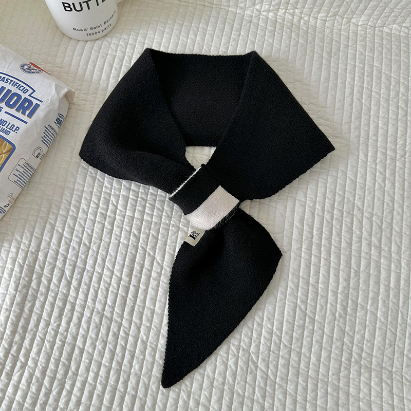 Bufanda pequeña de lana de punto para mujer Otoño e Invierno estilo coreano versátil protección del cuello perezoso perforado toalla del oído bufanda caliente del estudiante