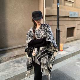 【水墨风】黑白花纹披肩围巾女长款秋冬季保暖百搭时尚斗篷