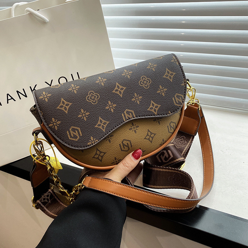2025 New Niche High-Quality Texture For Women Fashion Printed Saddle Versatile Underarm Single Shoulder Crossbody Bag_voghion.com