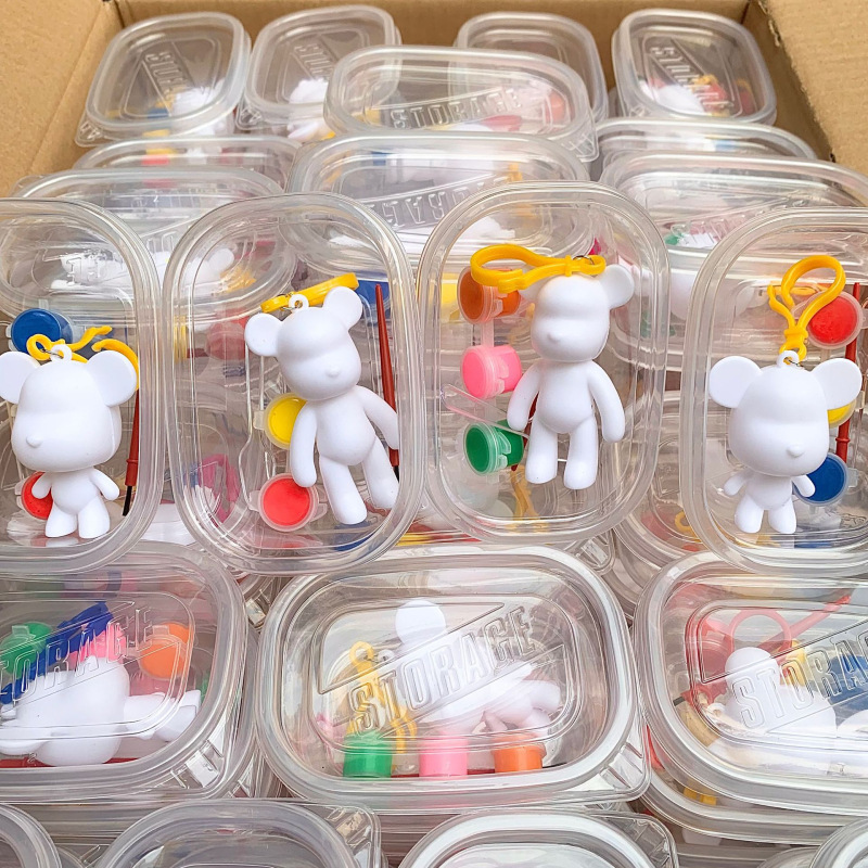 Los puestos del mercado nocturno de Yiwu empujan pequeños productos básicos, los puestos circulares, los regalos para niños de celebridades de Internet, los juguetes luminosos