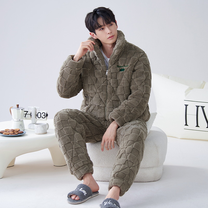 Pijamas de hombre de invierno de los hombres de lana de coral de tres capas acolchado forrado de lana engrosada Otoño e Invierno guapo homewear invierno