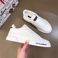 ヨーロッパのDGの新型男性靴の本革のファッションの男性のひもの板の靴の通気性のファッションのカジュアルな白い靴の運動