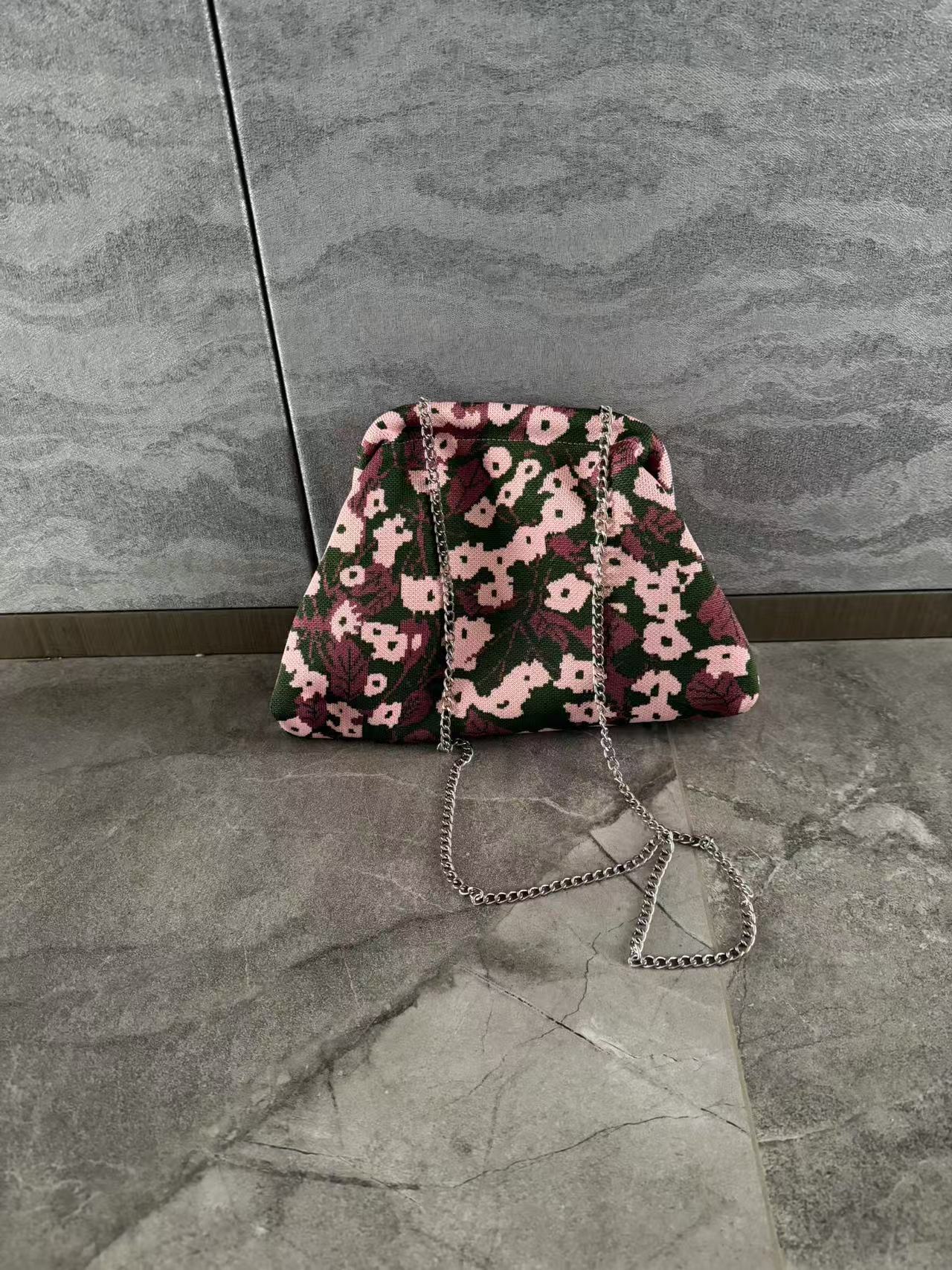 Shell Shape Polyester Ditsy Floral Color Block Shell Clutches