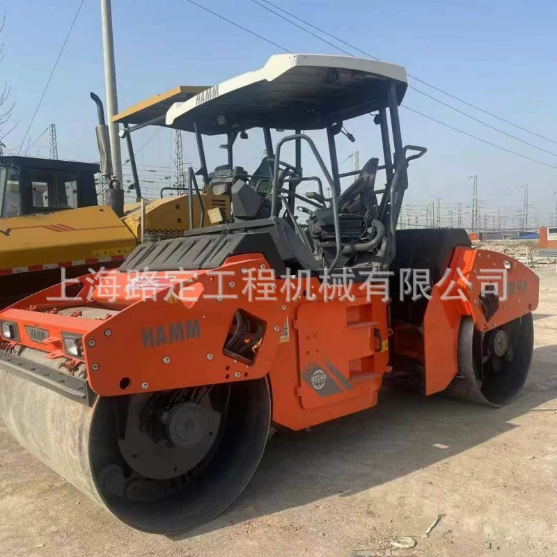 Оригинальный дорожный каток Hummer HD90 с двойными стальными колесами HAMM, двойным приводом и двойной вибрацией, в оригинальном состоянии.