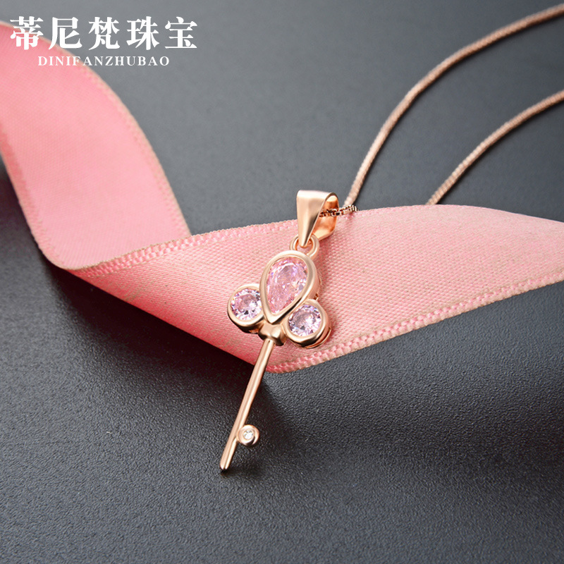 Estilo japonés y coreano s925 collar de circón de plata diseño creativo colgante en forma de llave moda transfronteriza Cadena de clavícula femenina