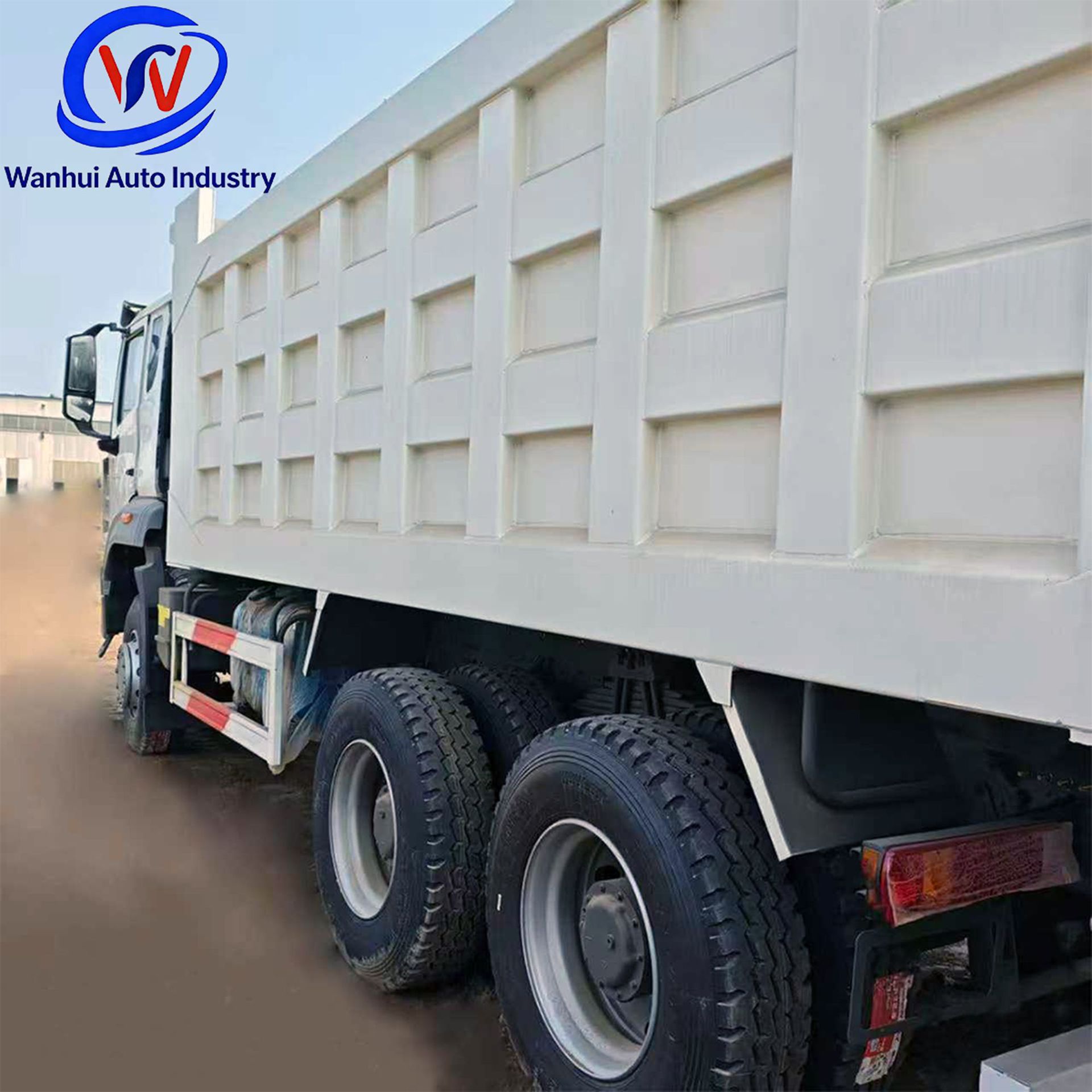 Rear-Turning Dump Truck Howo6*4 for Coal and Sand Transport 8.5m Rear-Turning Dump Truck with Hydraulic Rear Dumping