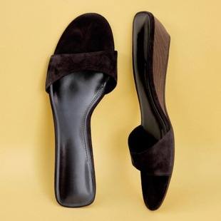 New Niche Design Open-Toe Sandals for Women 2025 Summer Wood Grain Irregular Heel Retro Round Toe Wedge Slippers