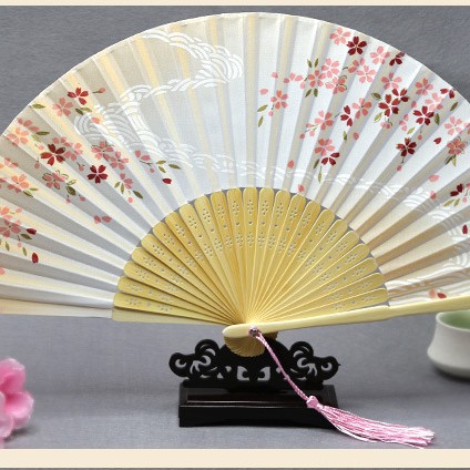 Venta directa de fábrica semi-hecho a mano semi-mecánico de estilo japonés ventilador de las mujeres ventilador plegable japonés al por mayor regalo de mano ventilador plegable de Bambú
