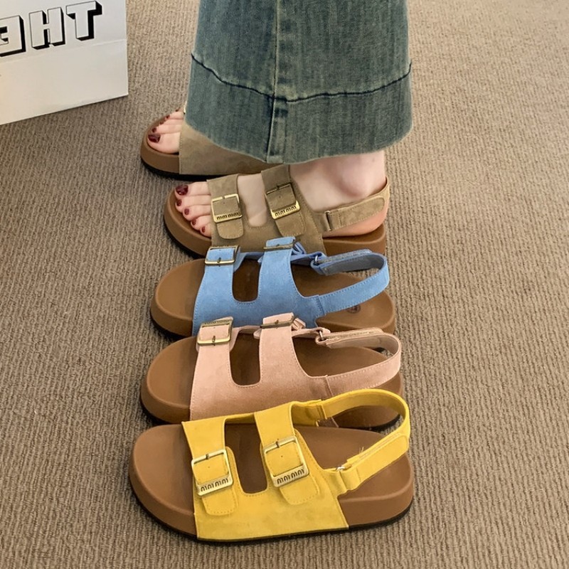 Sandallas de sol grueso para mujeres 2026 nuevo estilo de verano super caliente versátil no cansado pies de playa zapatos romanos de mujer
