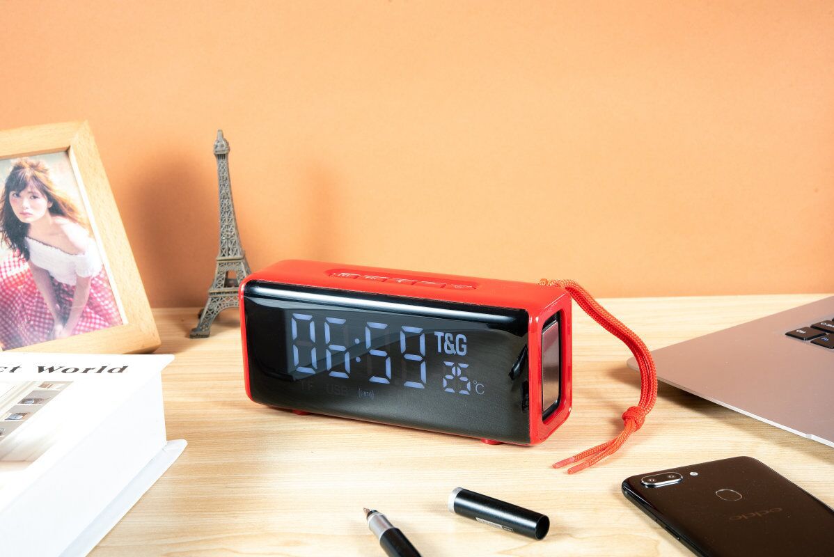 TG174 soporte reloj despertador al aire libre subwoofer impermeable doble diafragma tarjeta portátil de conexión USB llamada Bluetooth audio