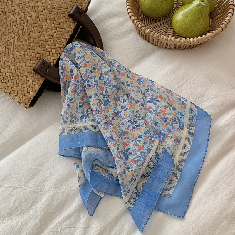 Flores toallas cuadradas nuevas versiones coreanas ins frescas, suaves y dulces, accesorios de bufandas de seda delgadas, bufandas de cuello, cinta de paquete