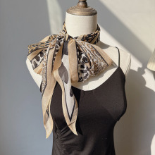 早春款韩国纱豹纹拼色时髦三角巾女大版披肩护颈新款百搭大气围巾