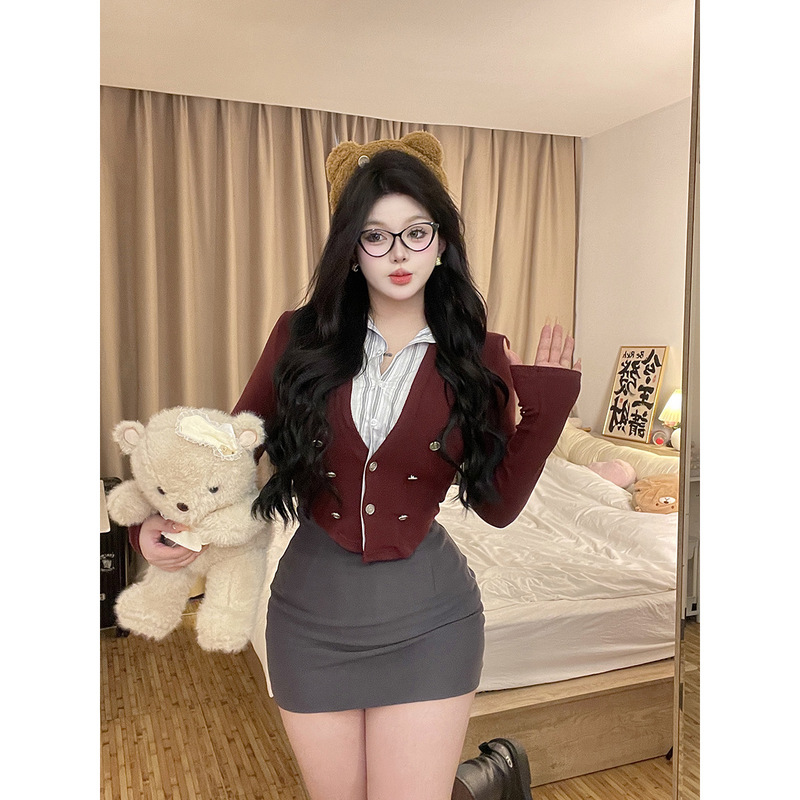 Plus-Size Girl's Faux Two-Piece Patchwork Shirt-Collar Long-Sleeve Top with High-Waisted Hip-Hugging Skirt, Exclusive for Slightly Chubby Figures Plus-Size Girl's Faux Two-Piece Patchwork Shirt-Collar Long-Sleeve Top with High-Waisted Hip-Hugging Skirt, Exclusive for Slightly Chubby Figures
