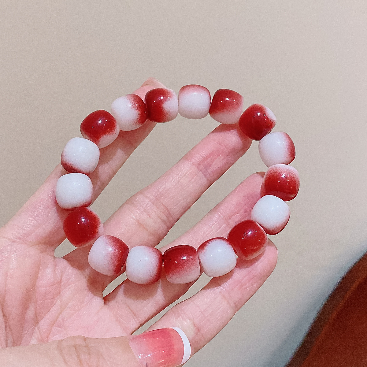Tiktok mismo gradiente de color placa jugando pulsera estudiante partido dedo bobinado suave descompresión pulsera de cuentas Yiwu pequeña joyería al por mayor