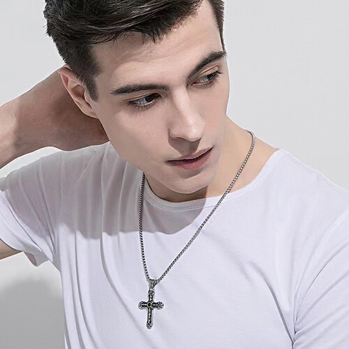 Vintage Cross Fashion Pendant Street Trend Hip-Hop Versatile Necklace for Men and Women Titanium Steel Knit Chain