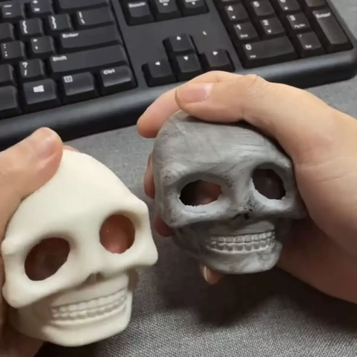 骷髅头软胶挤压虫子整蛊玩具鬼头万圣节装饰道具跨境爆款
