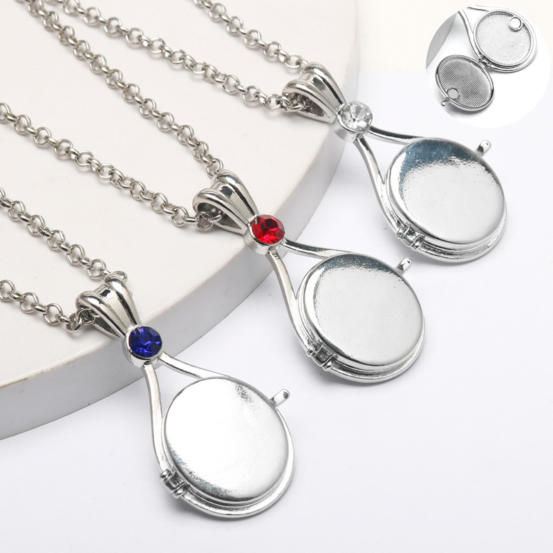 Animation surrounding H2O red sand imprint shell necklace girl mermaid shell magnetic open and close necklace pendant