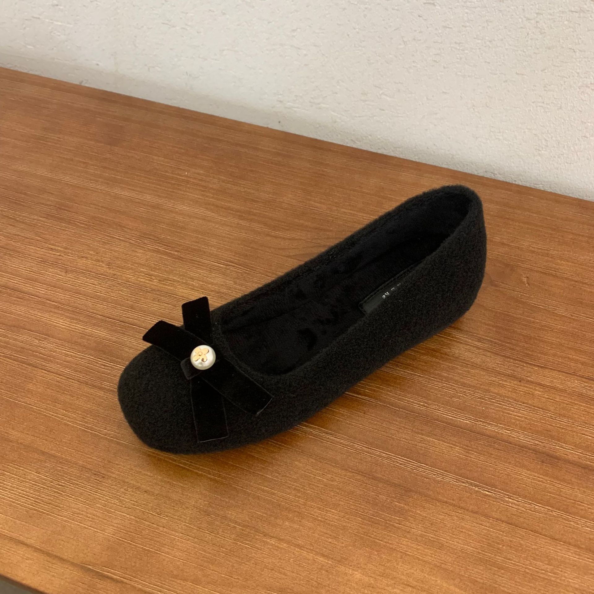 Chao Bunan suave hadas pequeñas fragancias viento Maria zapatos de invierno retrógrado 4CM arco de perla zapatos de una sola mujer