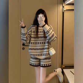 LZXL2510韩系休闲套装女士秋季新款慵懒风卡其色提花上衣短裤两件