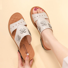 New women's summer sandals with soft cushioned insoles, non-slip genuine leather, suitable for middle-aged and elderly women