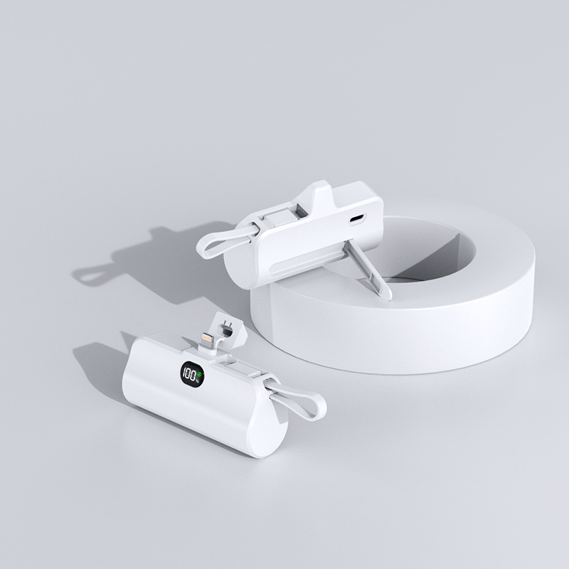 PD20W carga rápida mini cápsula enchufe de cola pantalla digital bolsillo auto-cableado soporte KC banco de potencia 5000m fábrica al por mayor