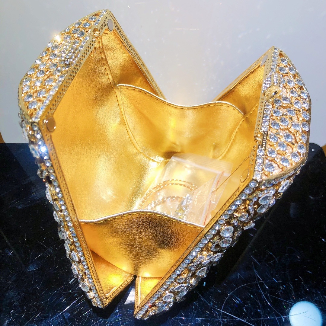 * Bolsa de cena de flores transfronterizas con diamantes Diamantes metálicos huecos Bolsa de mano de banquete de Europa y América Diamond Clutch