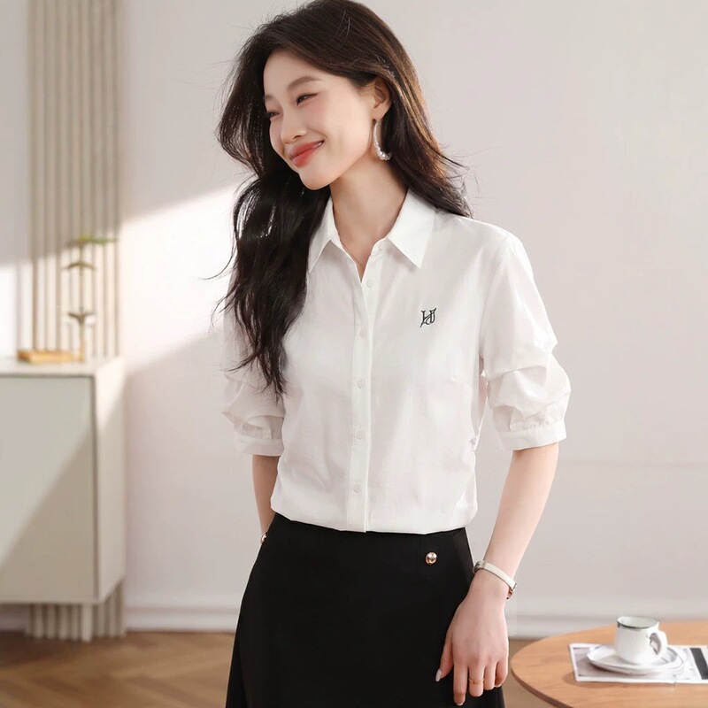 Branded Shirts for Women, Petite Sizes, High-End Fashion, Versatile for Work, Mid-Sleeve, Niche Solid Color, Age-Reducing Shirts for Summer Branded Shirts for Women, Petite Sizes, High-End Fashion, Versatile for Work, Mid-Sleeve, Niche Solid Color, Age-Reducing Shirts for Summer