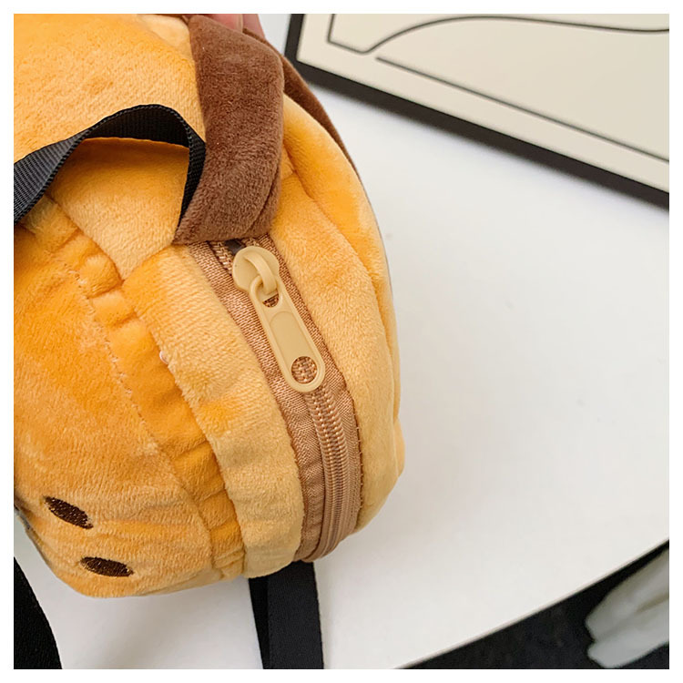 2024 Ny kreativ tecknad pommes frites dockväska för kvinnor plysch bärbar axelväska japansk söt liten väska_voghion.com