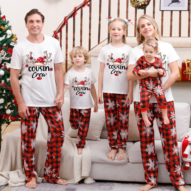 天銘の服の新型クリスマスの親子のパジャマのセットのプリントの家庭服のアマゾンの欧米のクリスマスの長袖|undefined